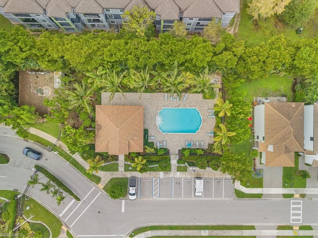 8805 Madrid Cir, Naples, FL 34104-37
