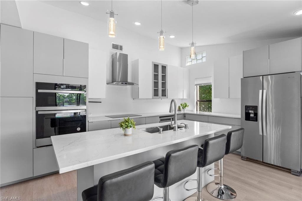 3424 Anton Ct, Naples, FL 34109-9