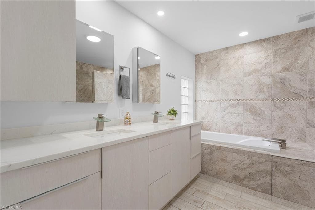 3424 Anton Ct, Naples, FL 34109-15