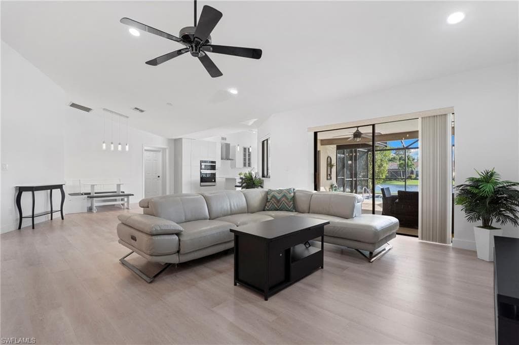 3424 Anton Ct, Naples, FL 34109-7