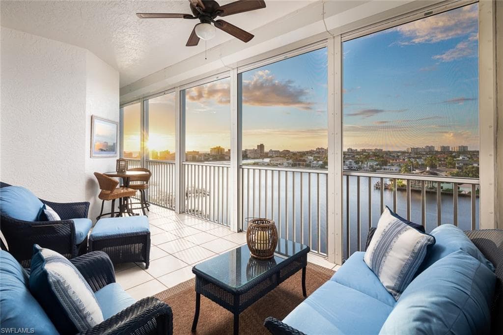 410 Flagship Dr 806, Naples, FL 34108-1