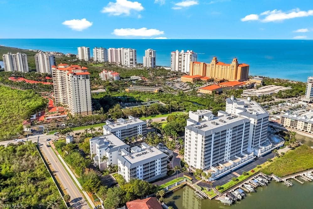 410 Flagship Dr 806, Naples, FL 34108-28