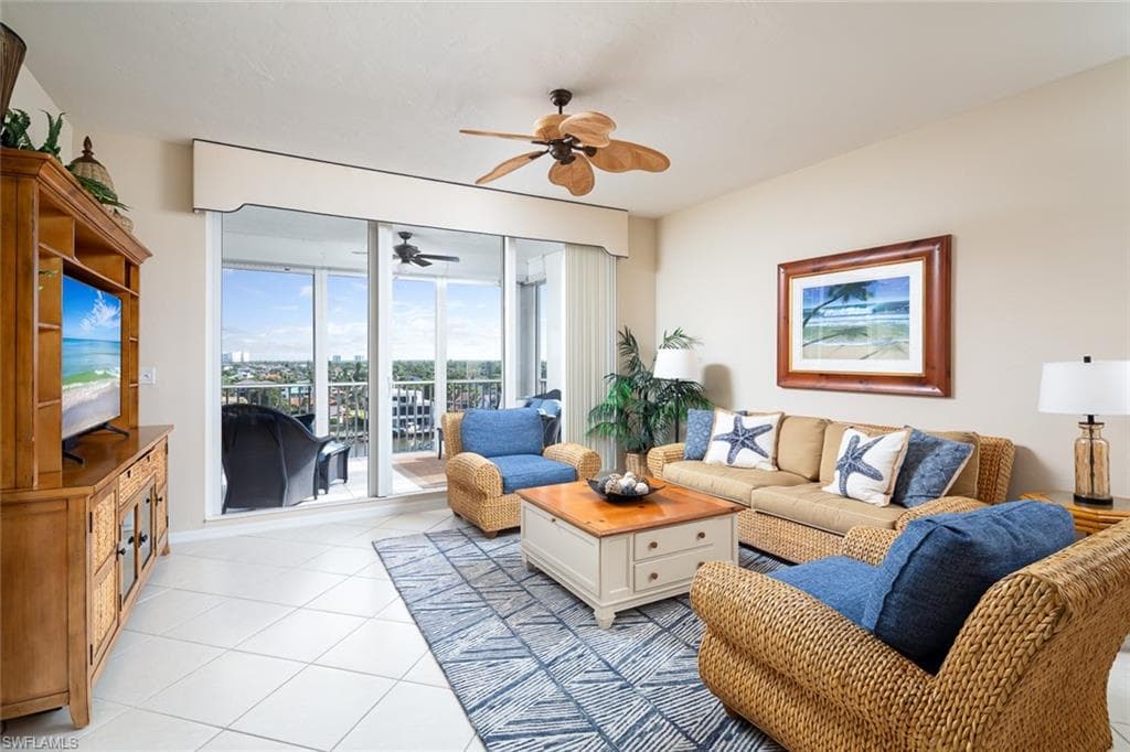 410 Flagship Dr 806, Naples, FL 34108-4