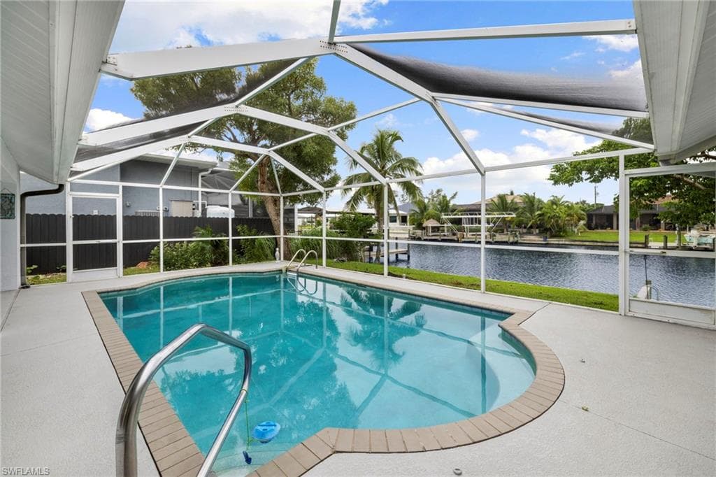 726 37th Pl, Cape Coral, FL 33993-37