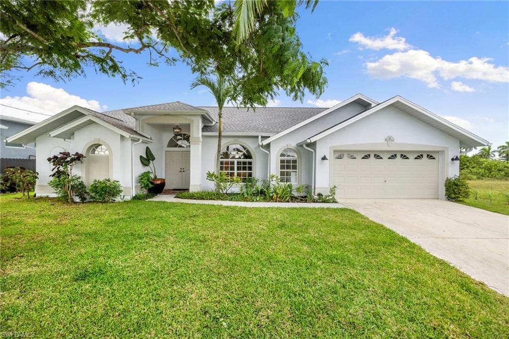 726 37th Pl, Cape Coral, FL 33993-2