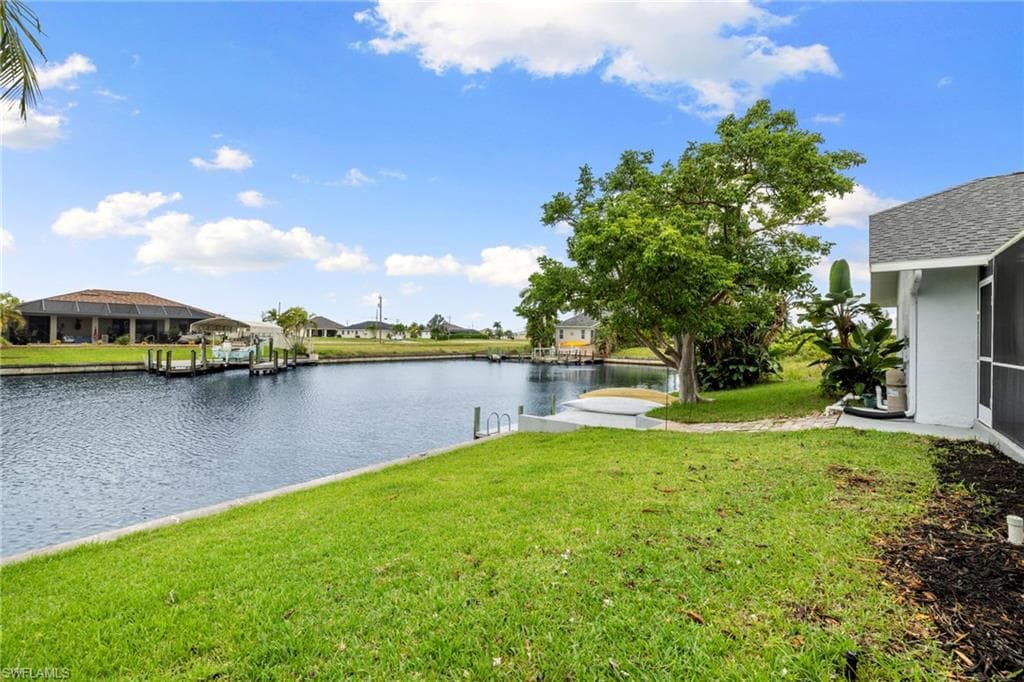 726 37th Pl, Cape Coral, FL 33993-40