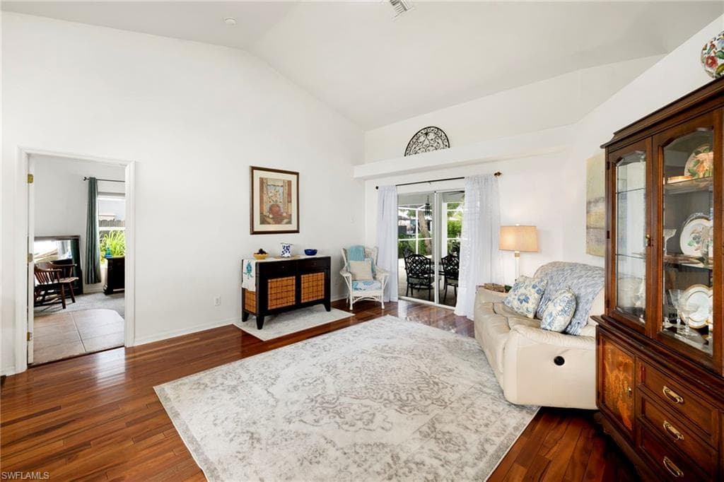 726 37th Pl, Cape Coral, FL 33993-6