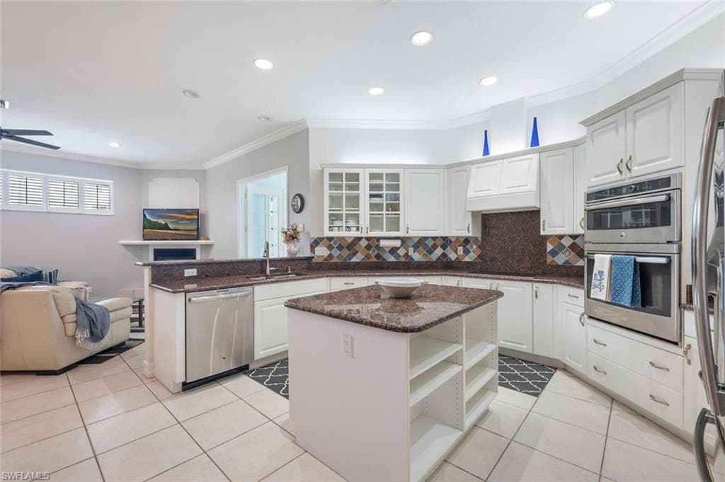 9974 Boca Ave N, Naples, FL 34109-12