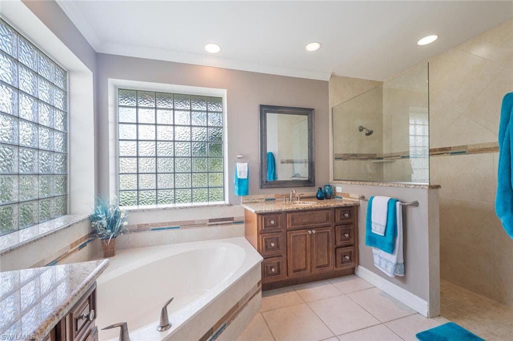 9974 Boca Ave N, Naples, FL 34109-28