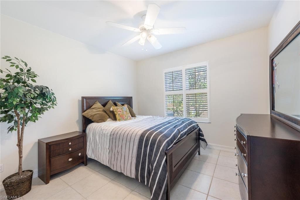 9974 Boca Ave N, Naples, FL 34109-32