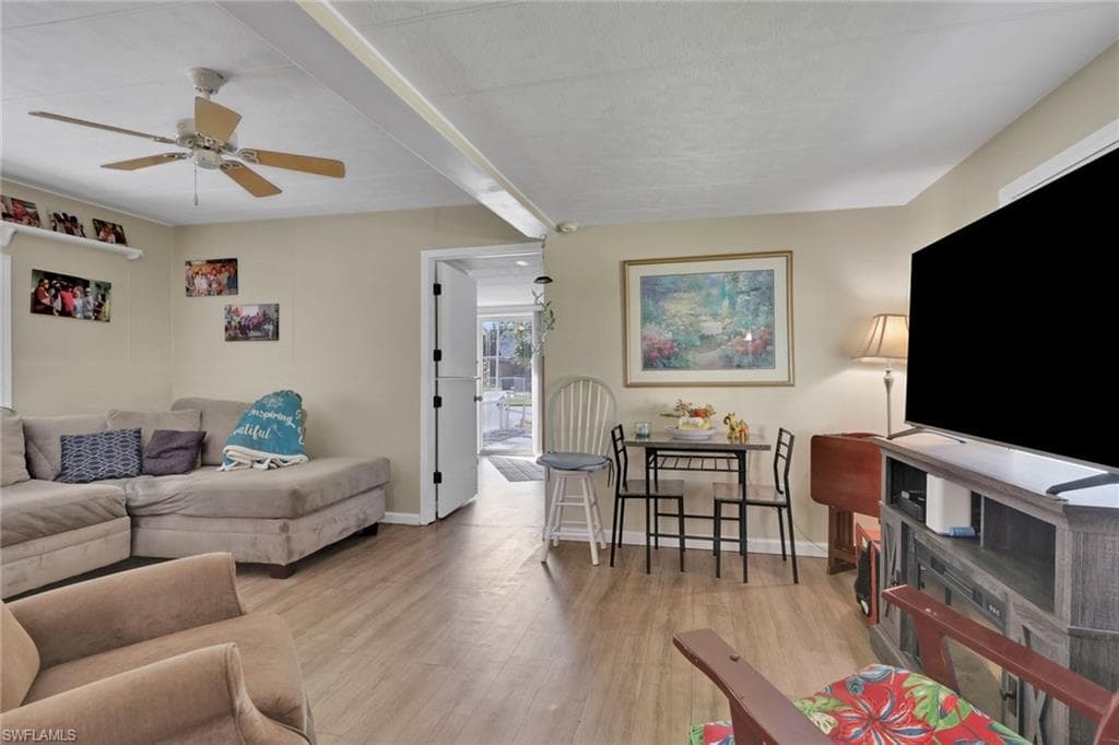 20 Derhenson Dr, Naples, FL 34114-12