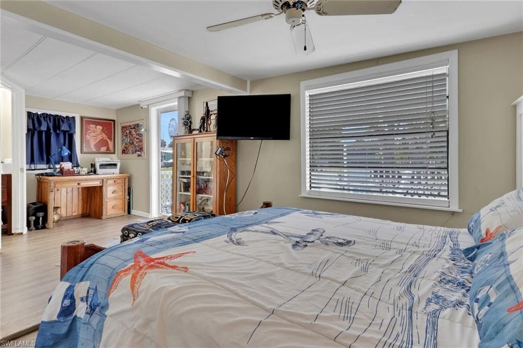 20 Derhenson Dr, Naples, FL 34114-19