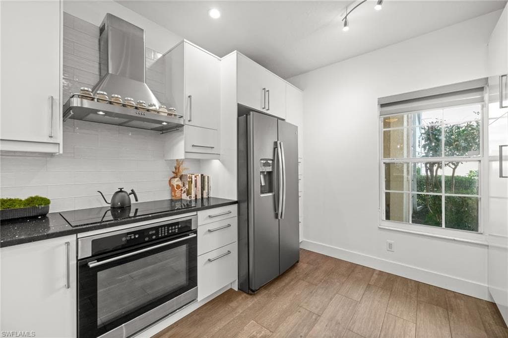 3235 Cypress Glen Way 307, Naples, FL 34109-9