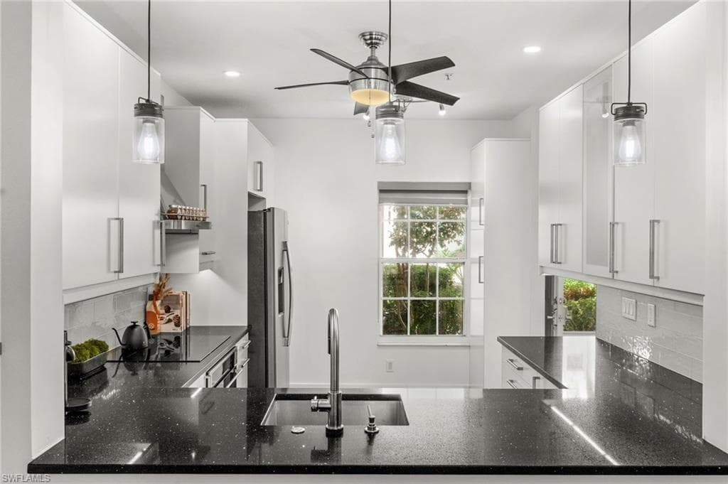 3235 Cypress Glen Way 307, Naples, FL 34109-10