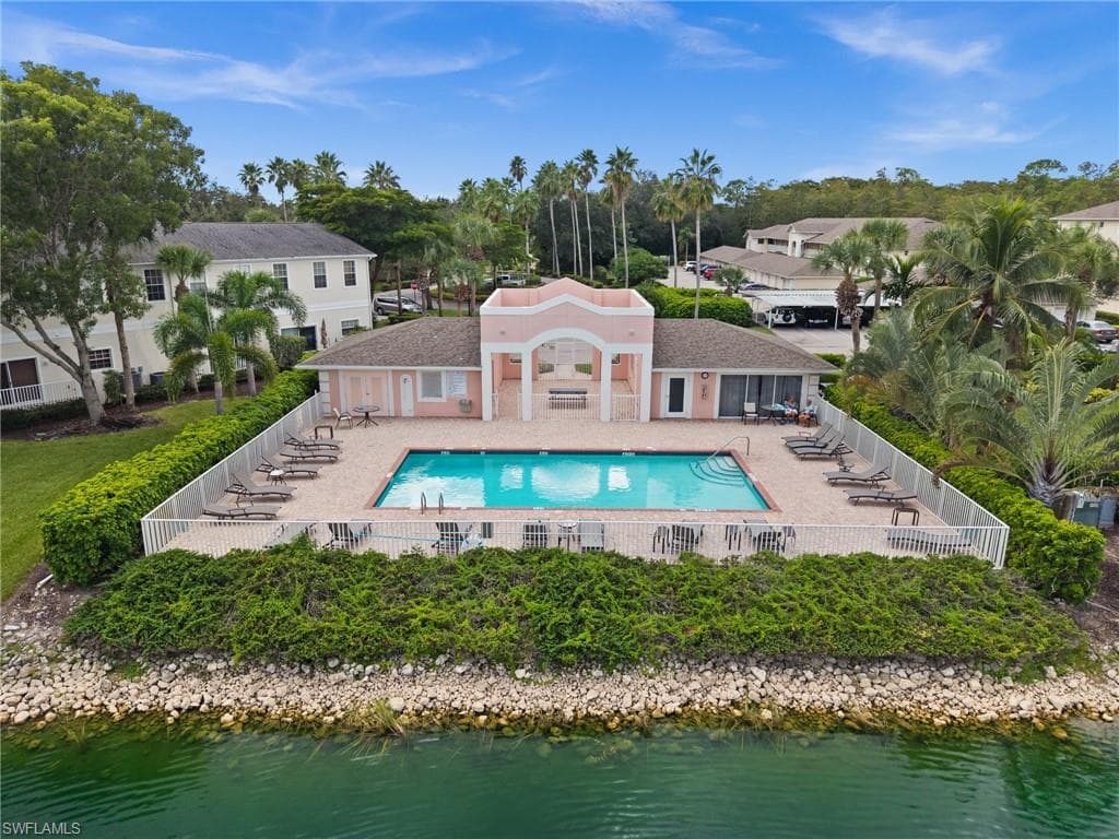 3235 Cypress Glen Way 307, Naples, FL 34109-4