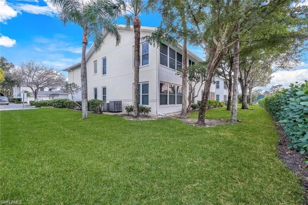 1345 Charleston Square Dr 102, Naples, FL 34110-9