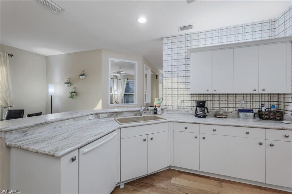 1345 Charleston Square Dr 102, Naples, FL 34110-20