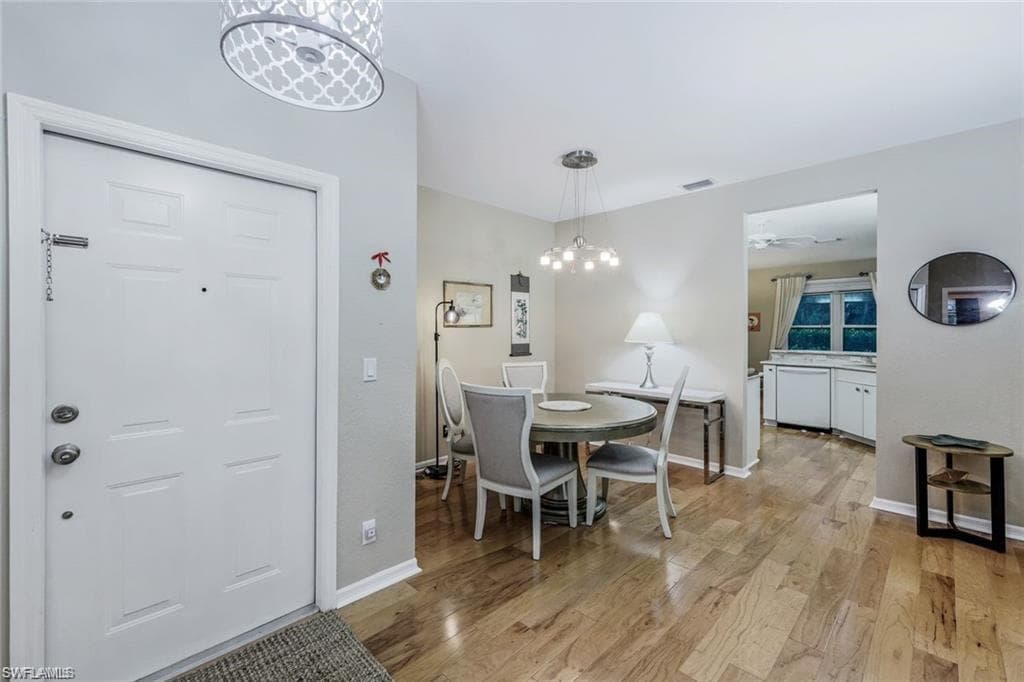 1345 Charleston Square Dr 102, Naples, FL 34110-4