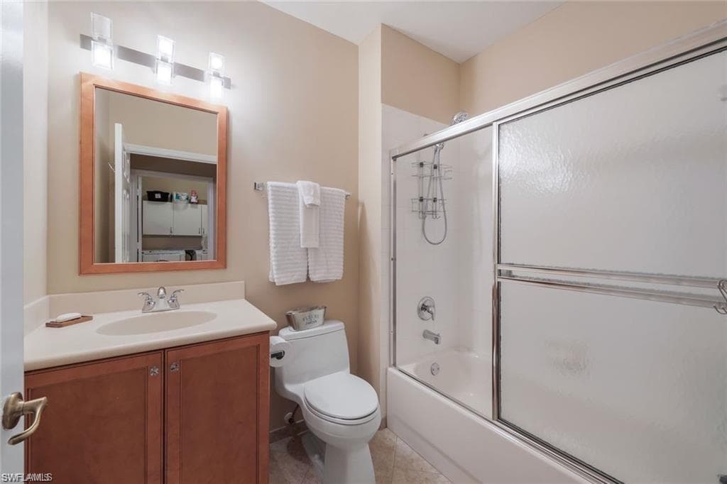 1345 Charleston Square Dr 102, Naples, FL 34110-7
