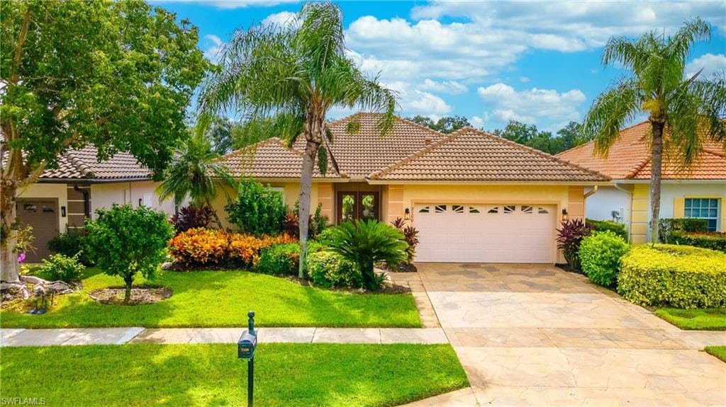 7100 Falcons Glen Blvd, Naples, FL 34113-1