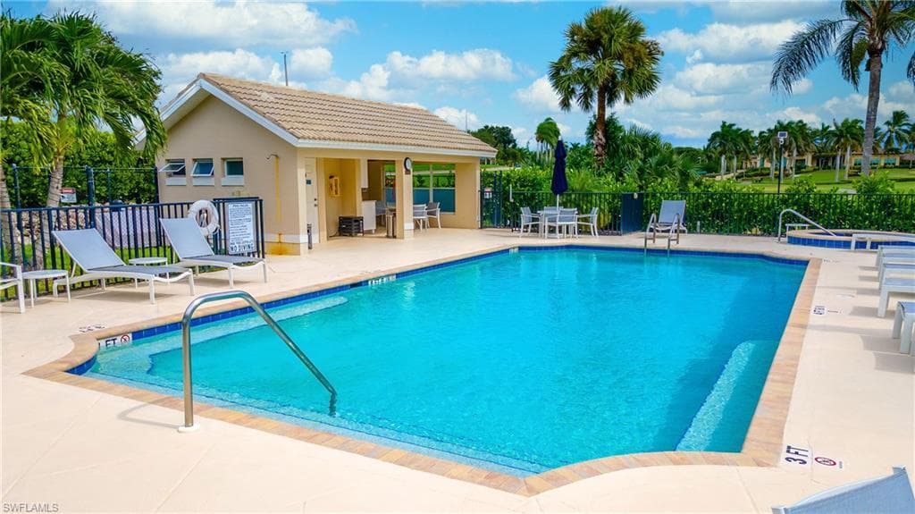 7100 Falcons Glen Blvd, Naples, FL 34113-34
