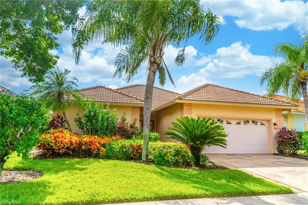 7100 Falcons Glen Blvd, Naples, FL 34113-2