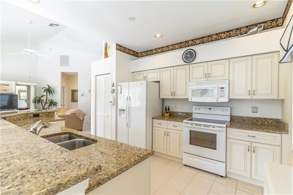 7100 Falcons Glen Blvd, Naples, FL 34113-6