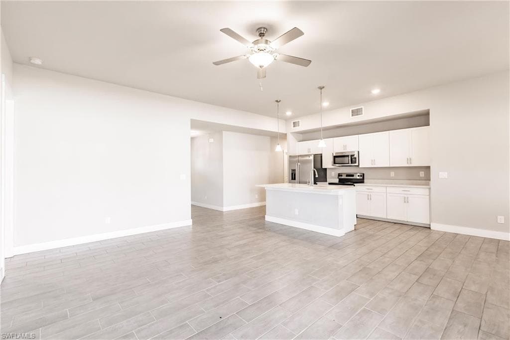 870 Columbia St, Port Charlotte, FL 33948-5