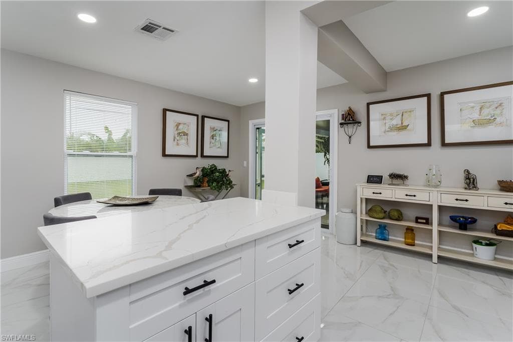 5170 19th Ct SW, Naples, FL 34116-10