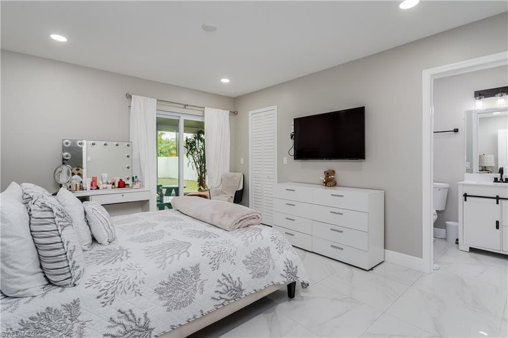 5170 19th Ct SW, Naples, FL 34116-11