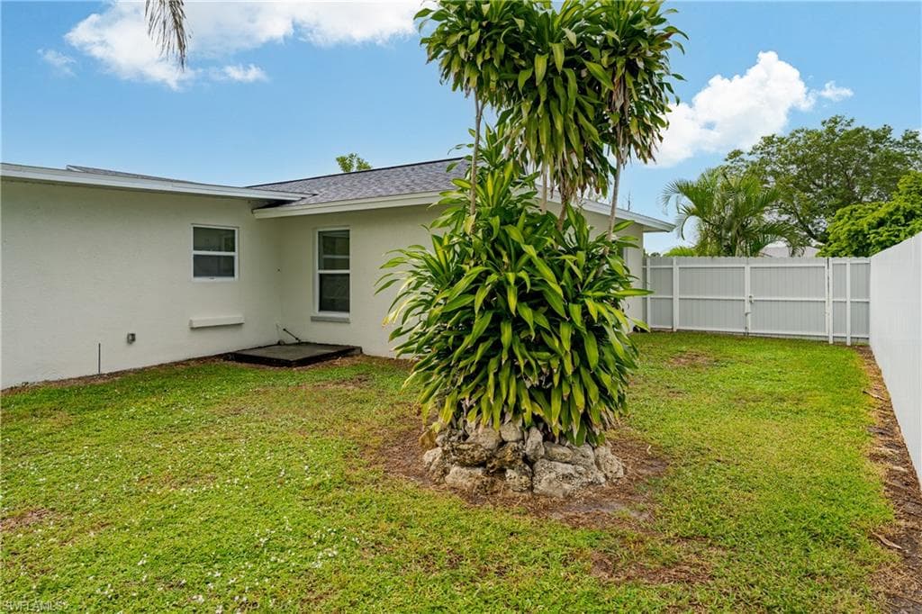 5170 19th Ct SW, Naples, FL 34116-31