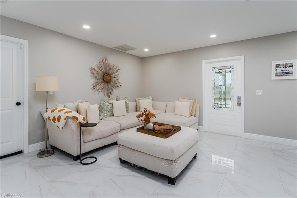 5170 19th Ct SW, Naples, FL 34116-4