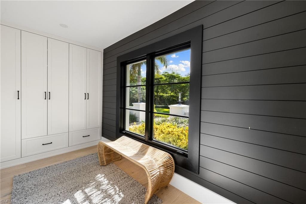 6818 Trail Blvd, Naples, FL 34108-15