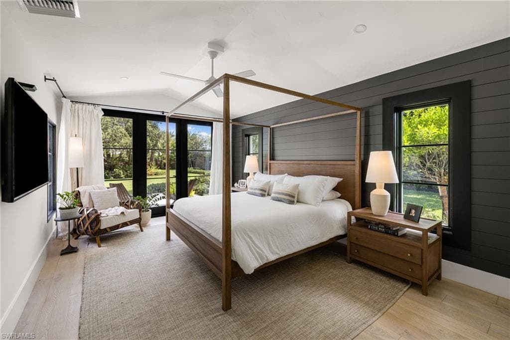 6818 Trail Blvd, Naples, FL 34108-17