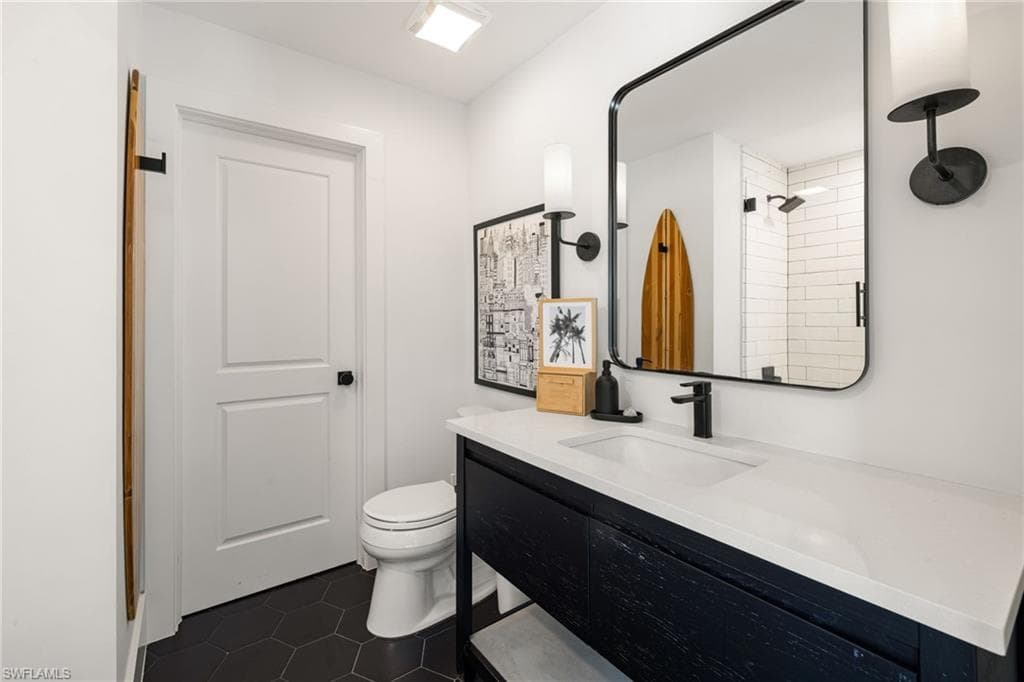 6818 Trail Blvd, Naples, FL 34108-27