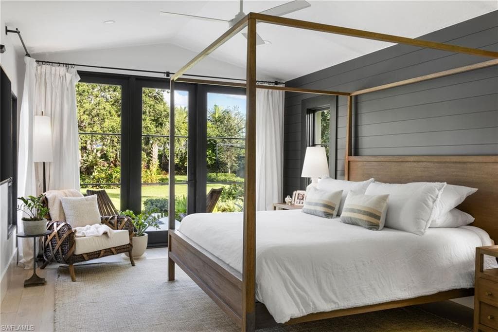 6818 Trail Blvd, Naples, FL 34108-30