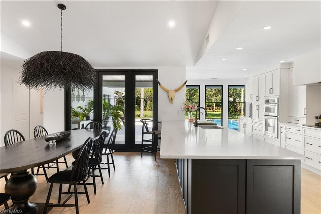 6818 Trail Blvd, Naples, FL 34108-33