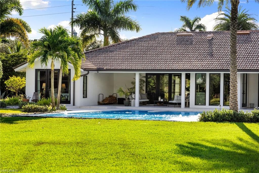 6818 Trail Blvd, Naples, FL 34108-36