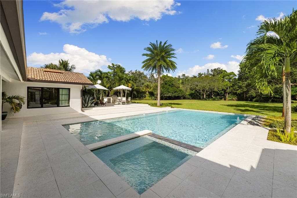 6818 Trail Blvd, Naples, FL 34108-38