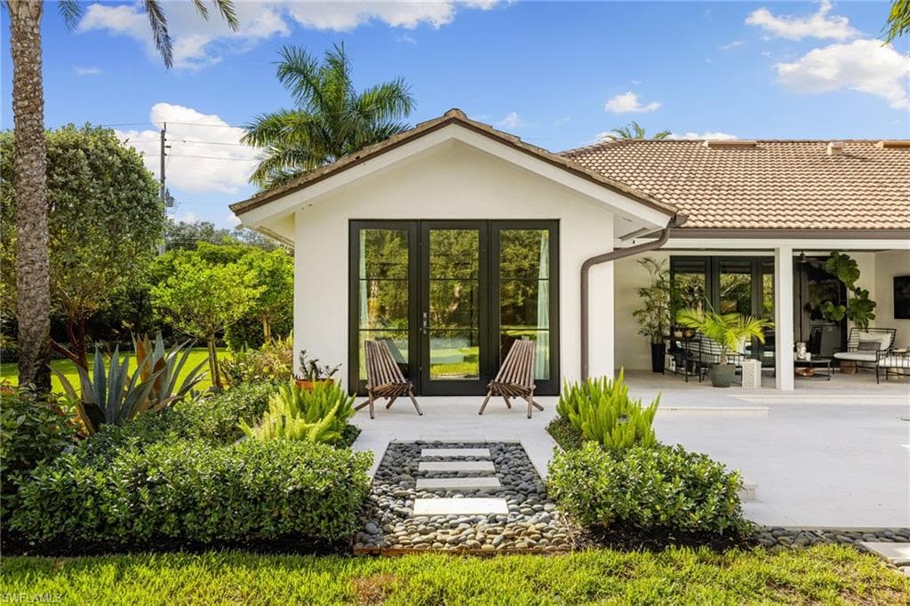 6818 Trail Blvd, Naples, FL 34108-39