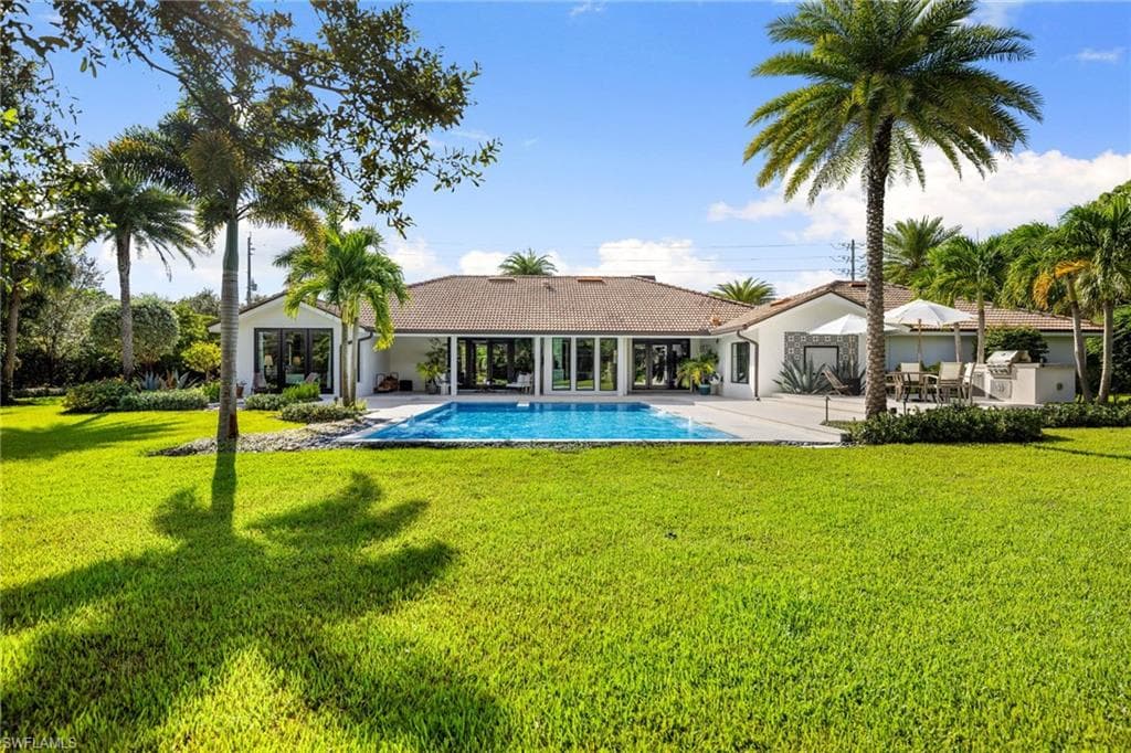 6818 Trail Blvd, Naples, FL 34108-43