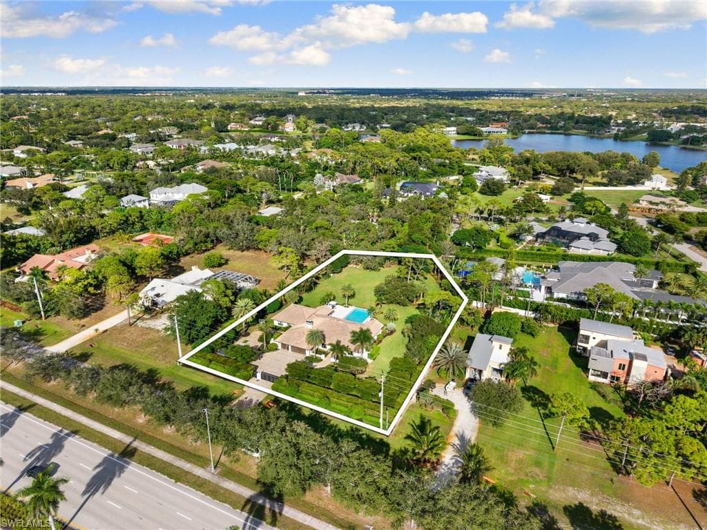 6818 Trail Blvd, Naples, FL 34108-49