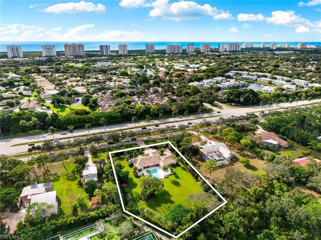 6818 Trail Blvd, Naples, FL 34108-50