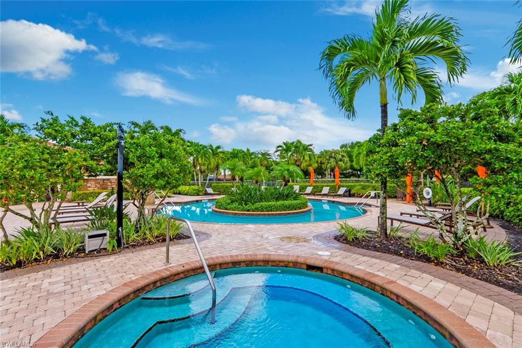 8321 Lucello Ter N, Naples, FL 34114-35