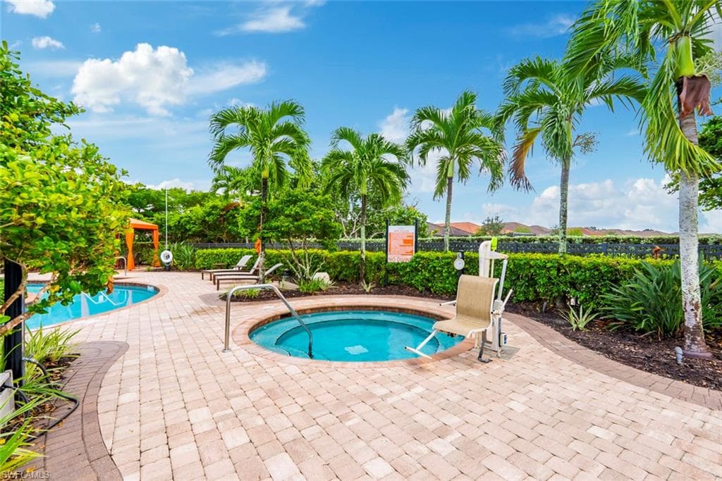 8321 Lucello Ter N, Naples, FL 34114-38