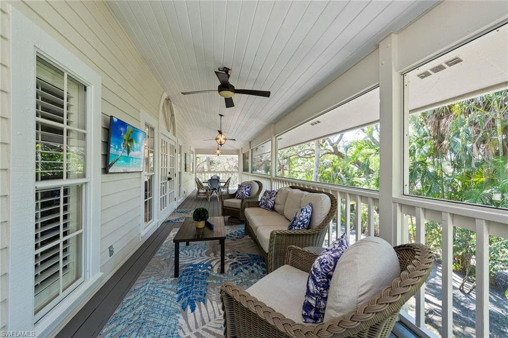 381 Leatherfern Ln, Marco Island, FL 34145-22