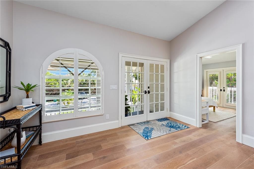 381 Leatherfern Ln, Marco Island, FL 34145-3