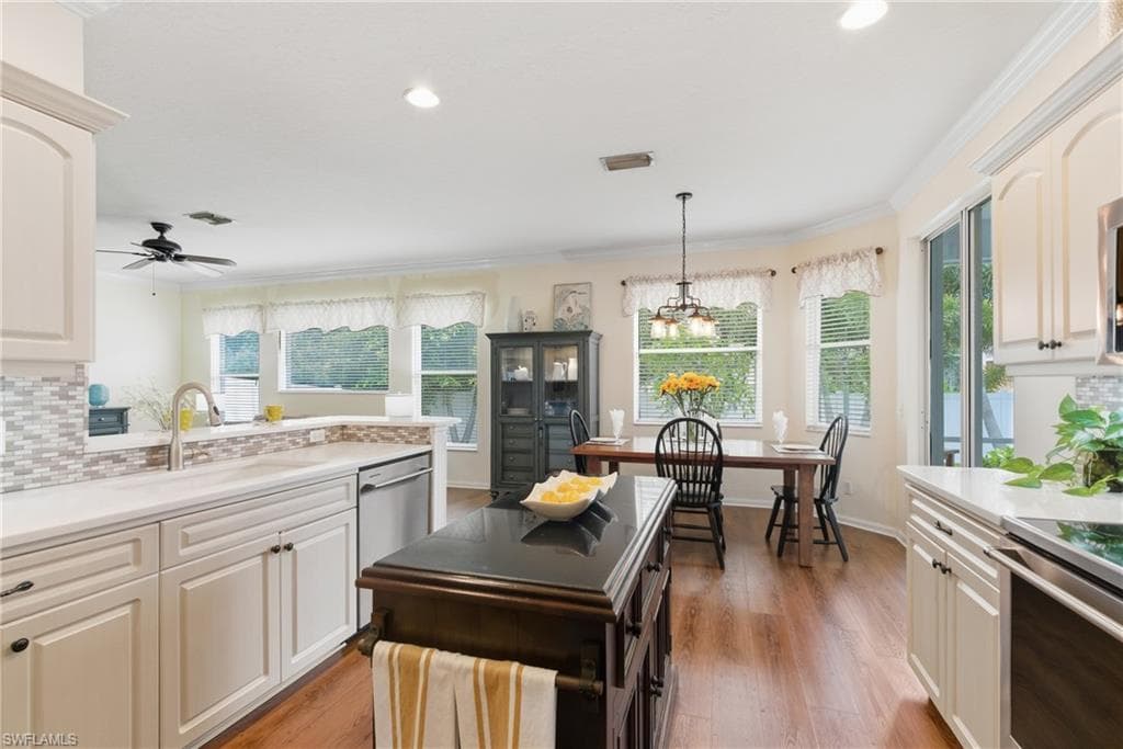 189 Skipping Stone Ln, Naples, FL 34119-17