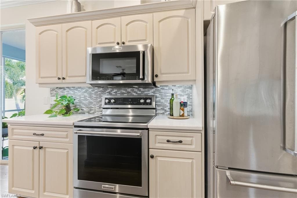 189 Skipping Stone Ln, Naples, FL 34119-20