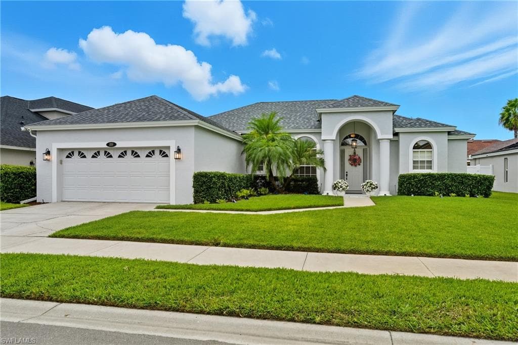 189 Skipping Stone Ln, Naples, FL 34119-1